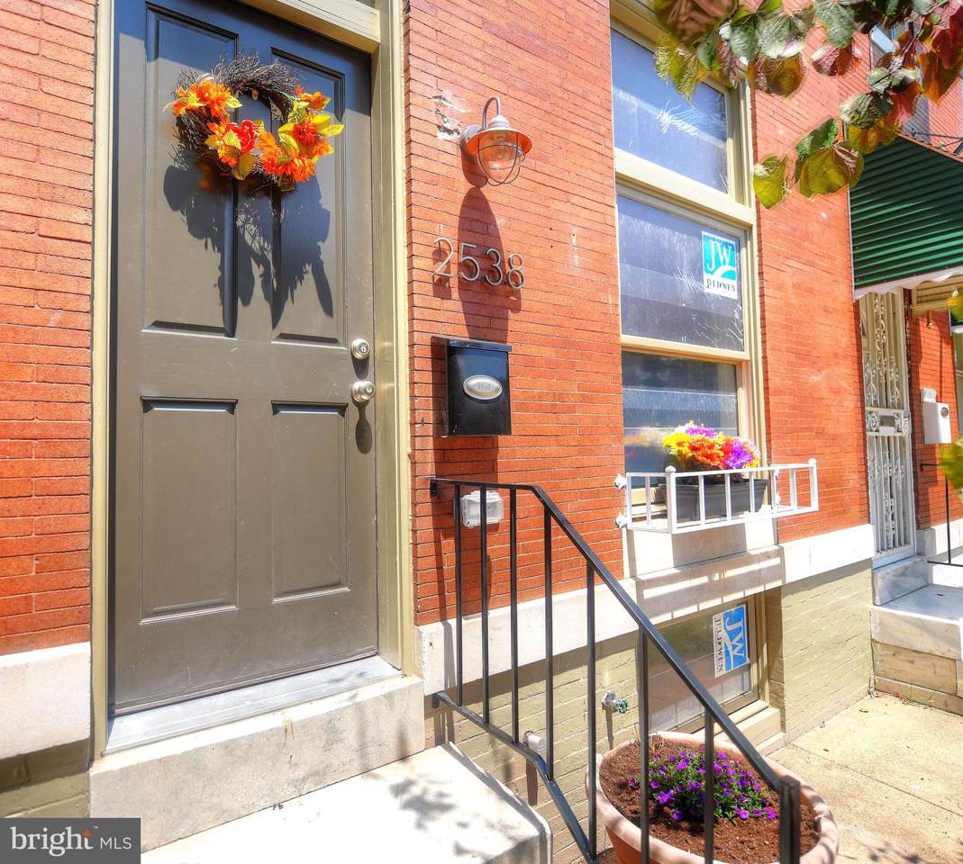 2538 Ashland Avenue - Photo 1