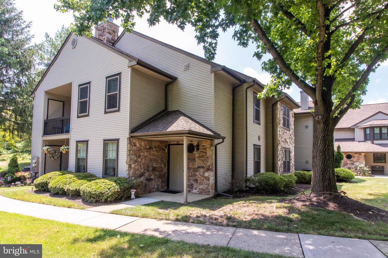 372 Redbud Court - Photo 1