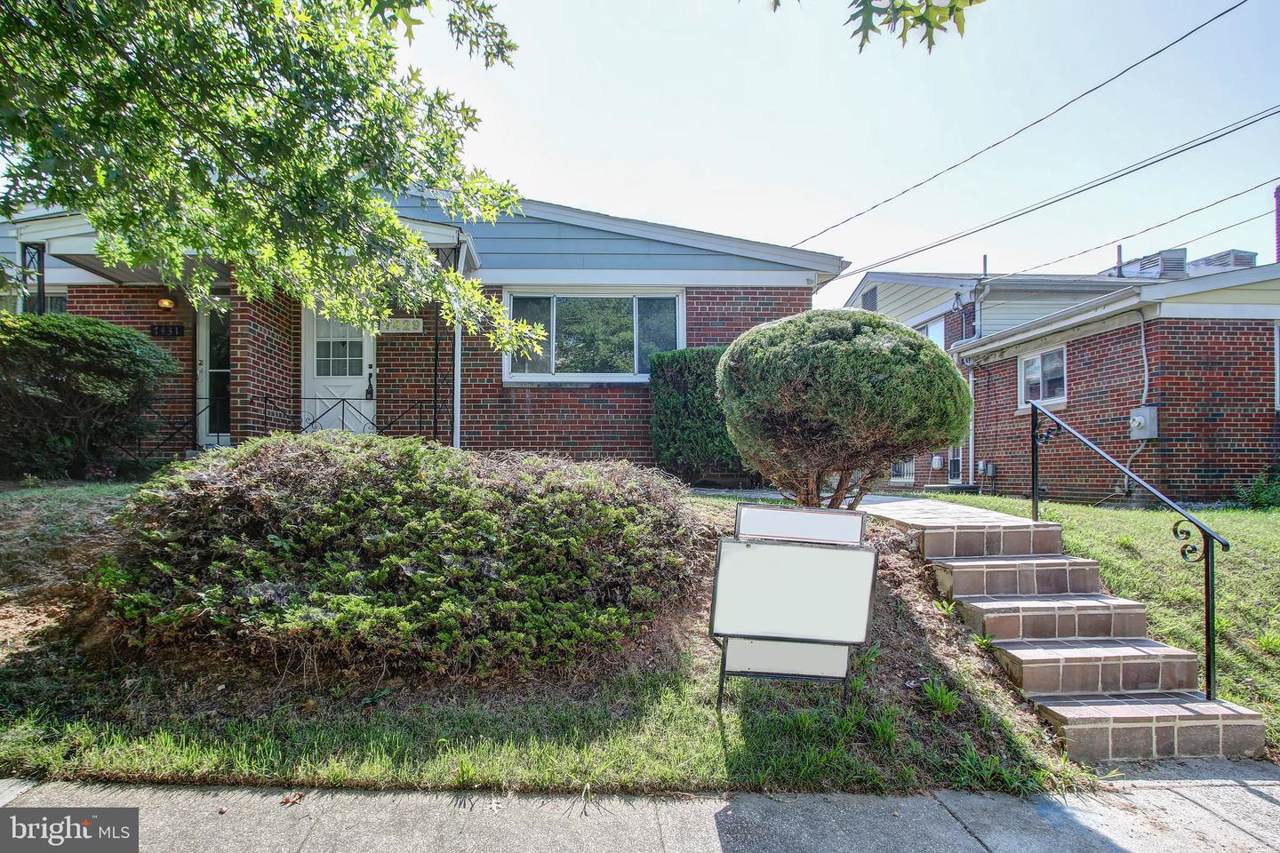 7429 9TH Street - Photo 1