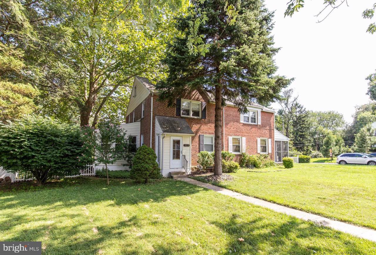 903 Irvington Place - Photo 1