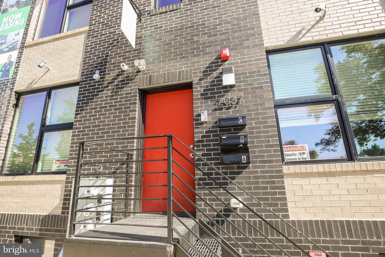 2037 College Avenue - Photo 1