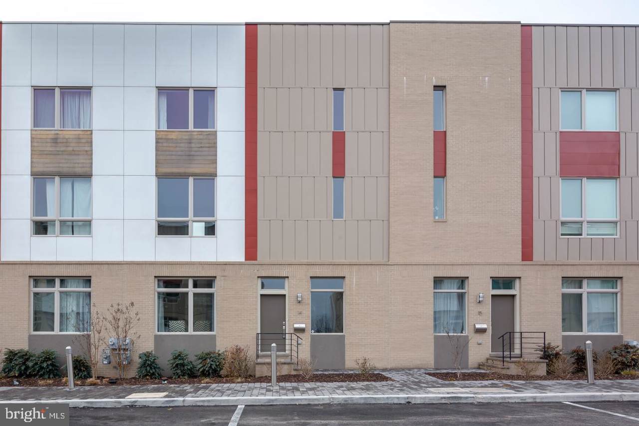 740 Columbus Boulevard - Photo 1