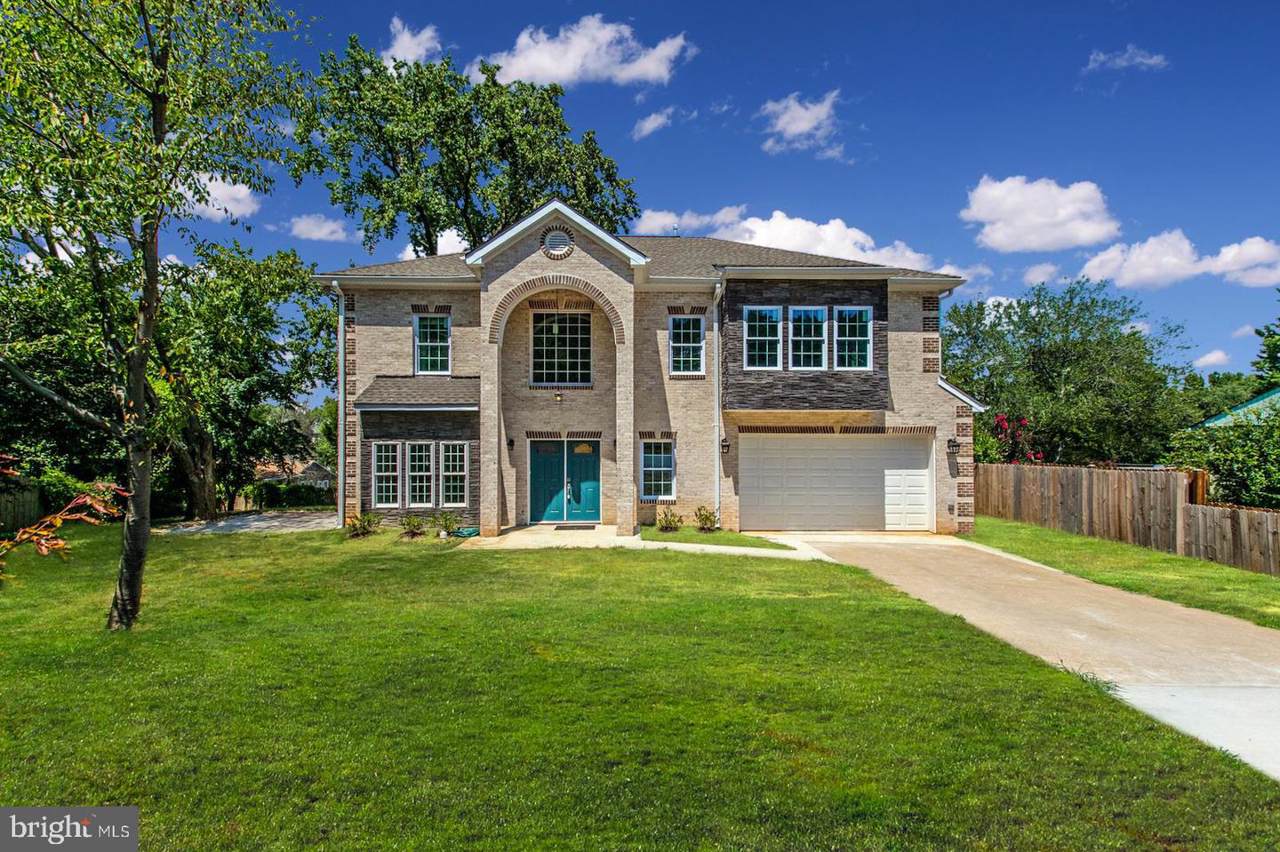 5542 Janelle Street - Photo 1