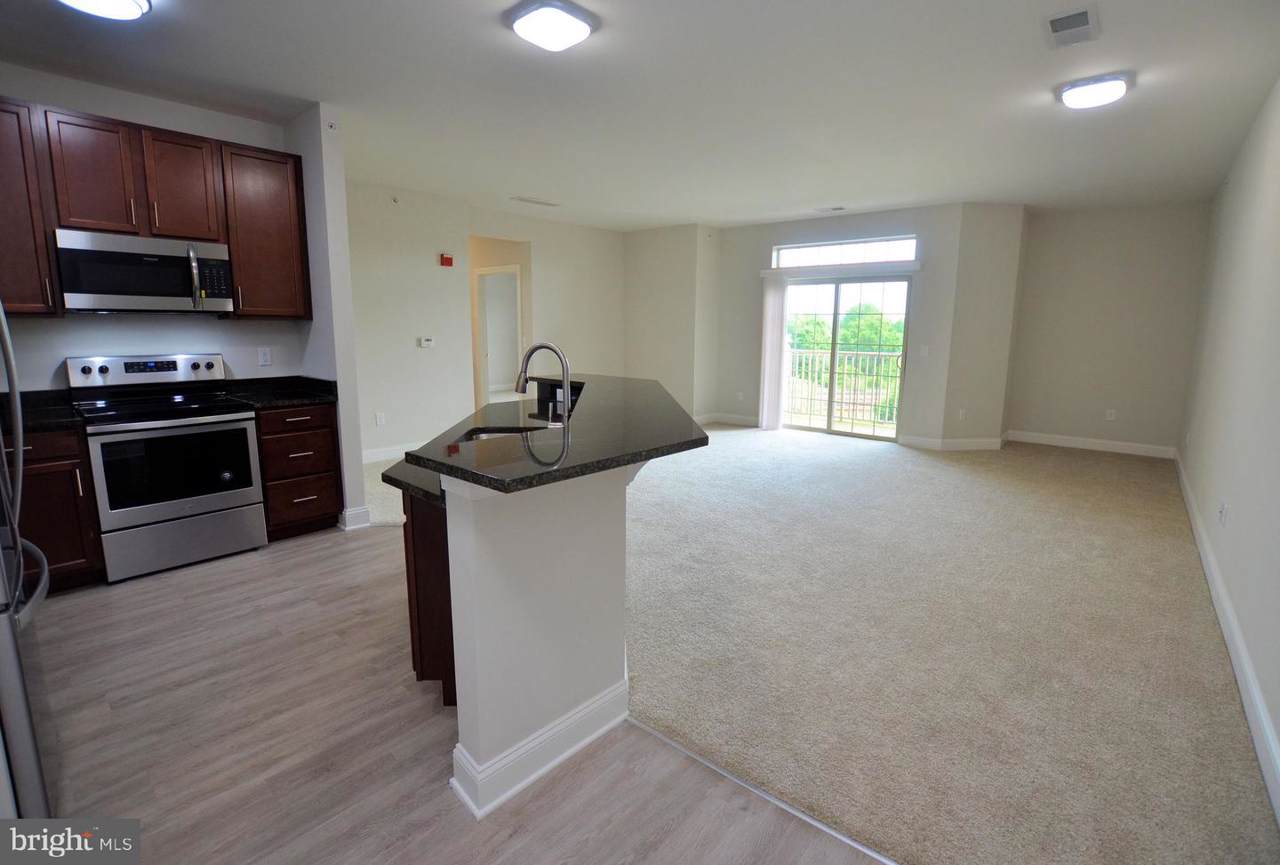 3000 Fountainview Circle - Photo 1
