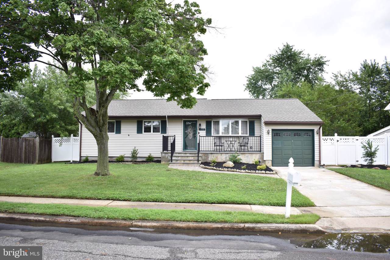 10 Sutton - Photo 1