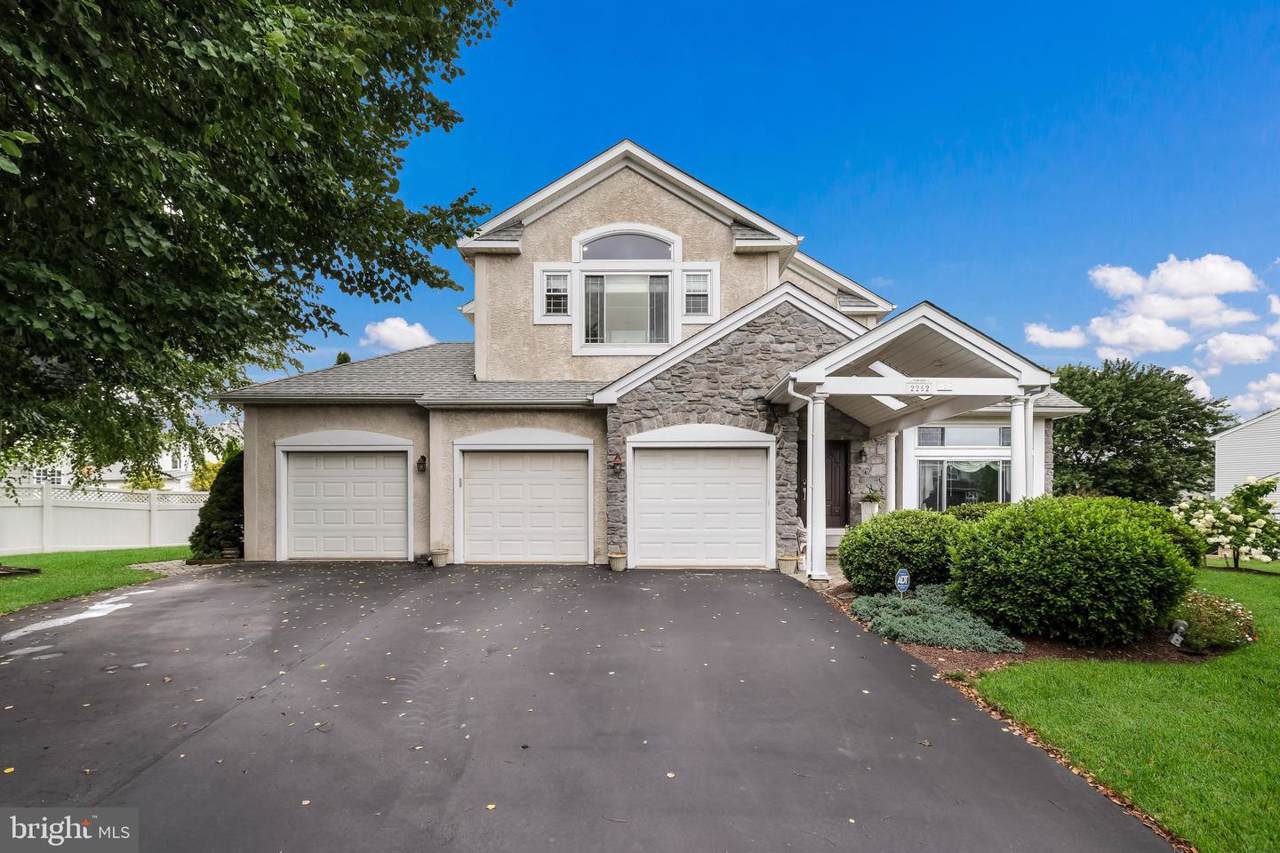 2252 Buckingham Drive - Photo 1