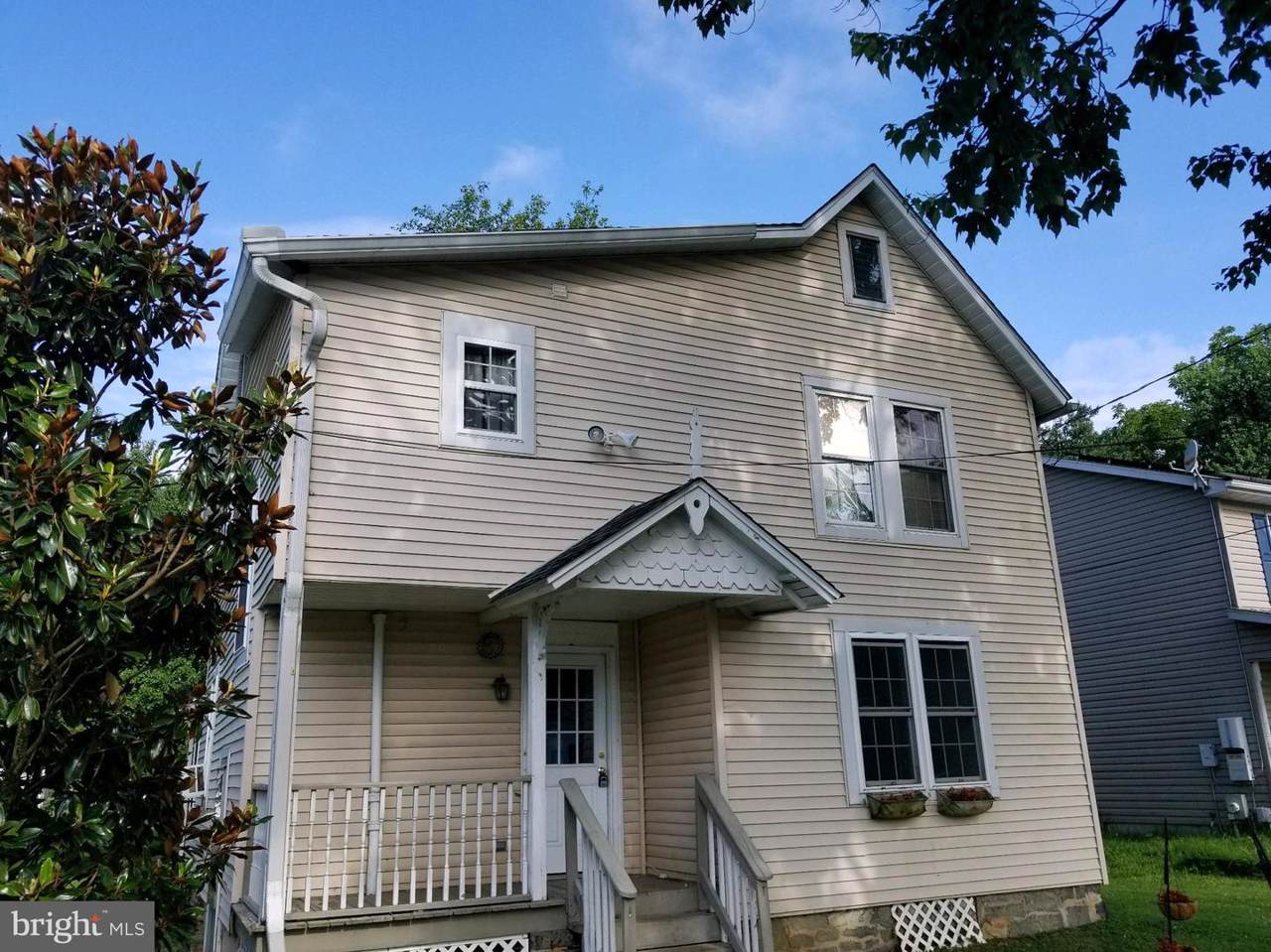 615 Cecil Avenue - Photo 1