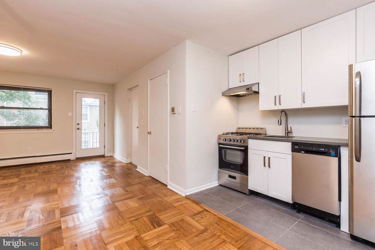 540 Sedgwick Street - Photo 1