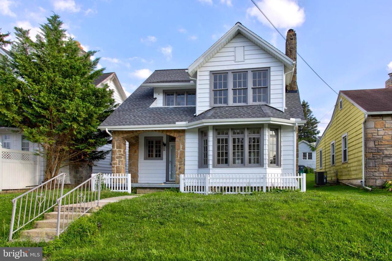 1606 Columbia Avenue - Photo 1