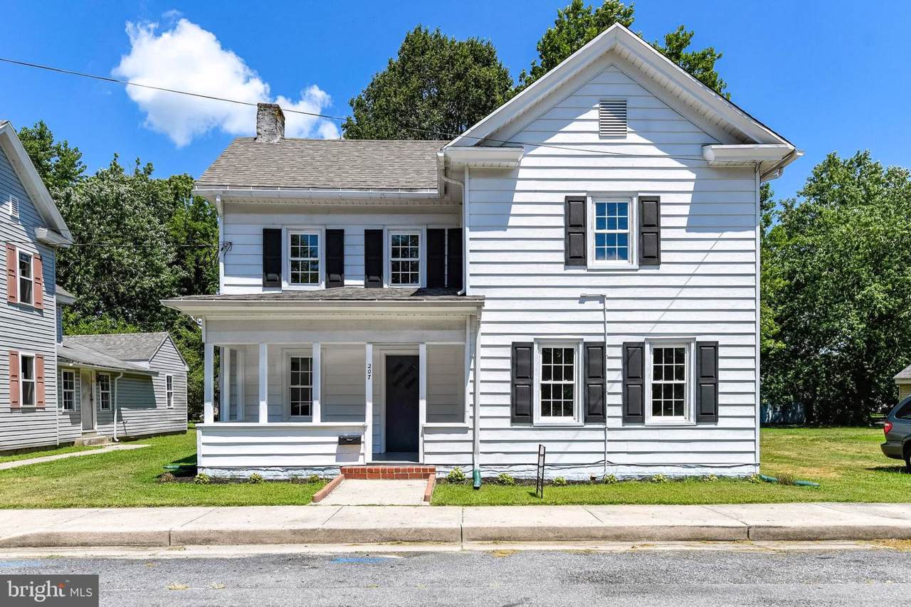 207 East Street - Photo 1
