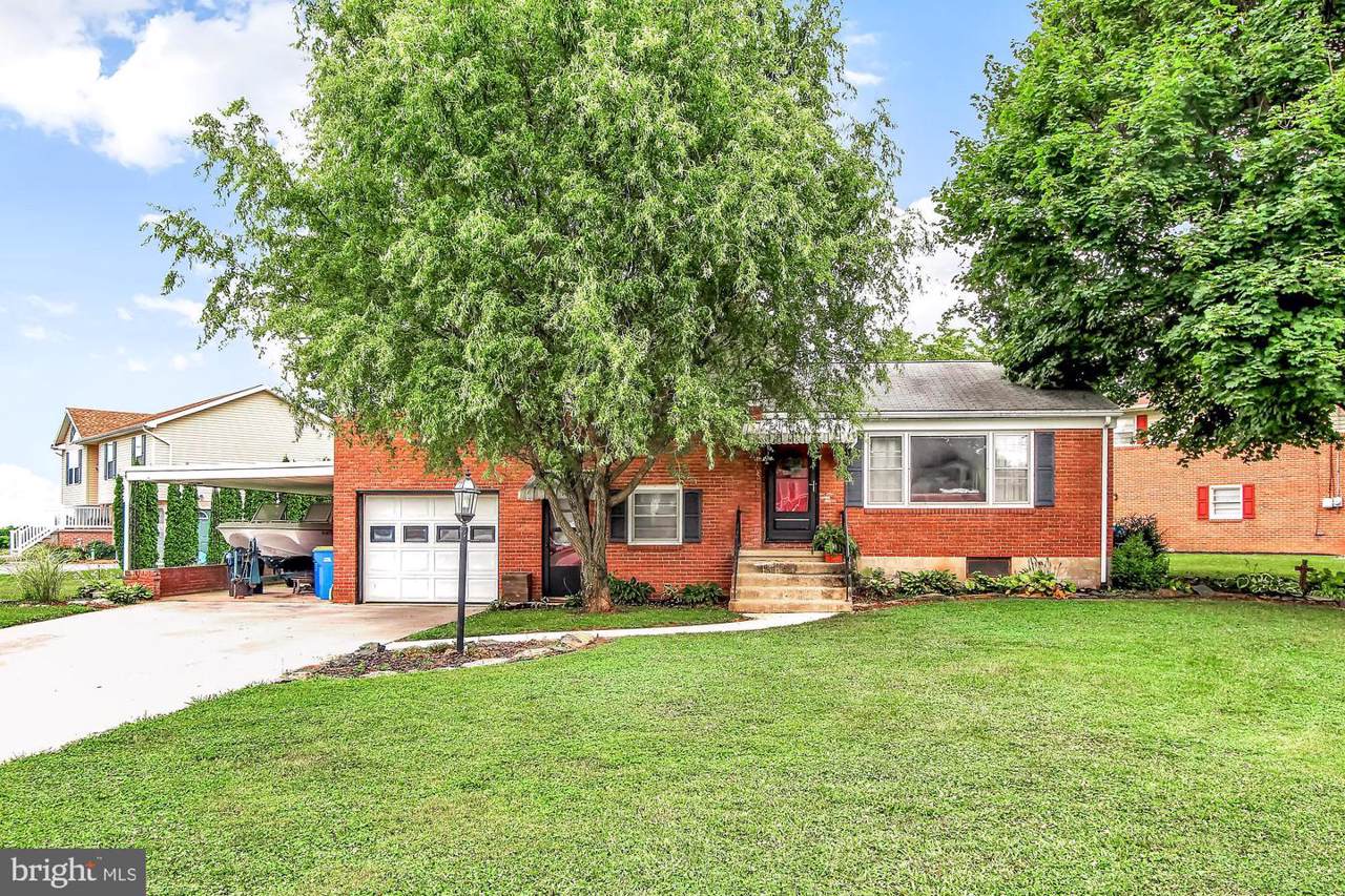 101 Pine Springs Boulevard - Photo 1