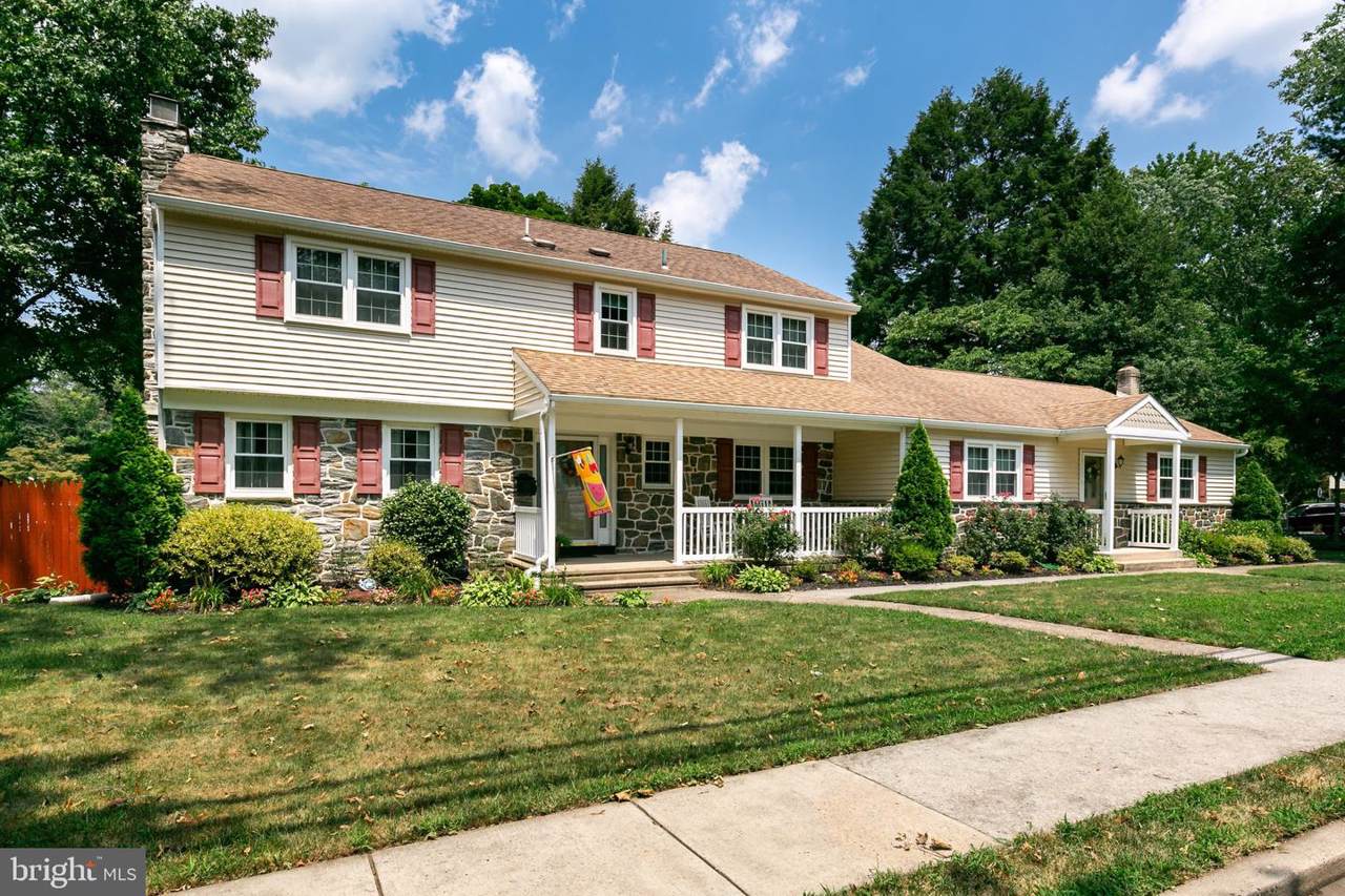303 Warren Street - Photo 1