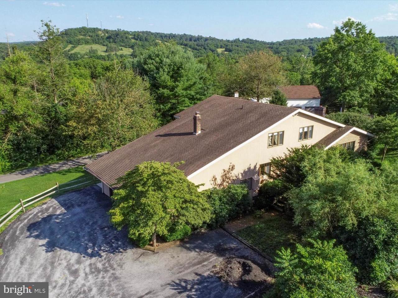 107 Clubhouse Drive - Photo 1