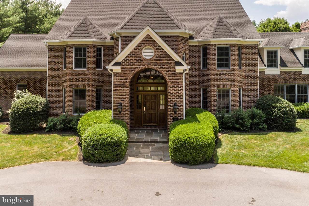 343 Windsor Lane - Photo 1