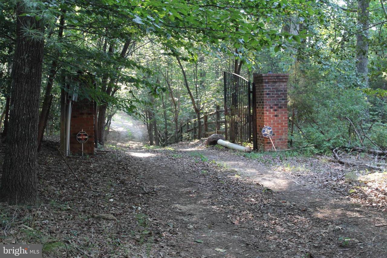 5560 Powerline Place - Photo 1