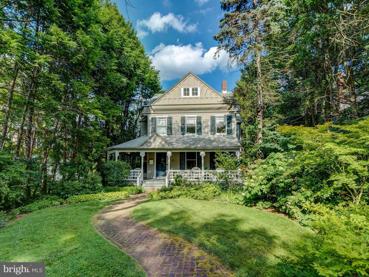 321 Hawthorn Road - Photo 1