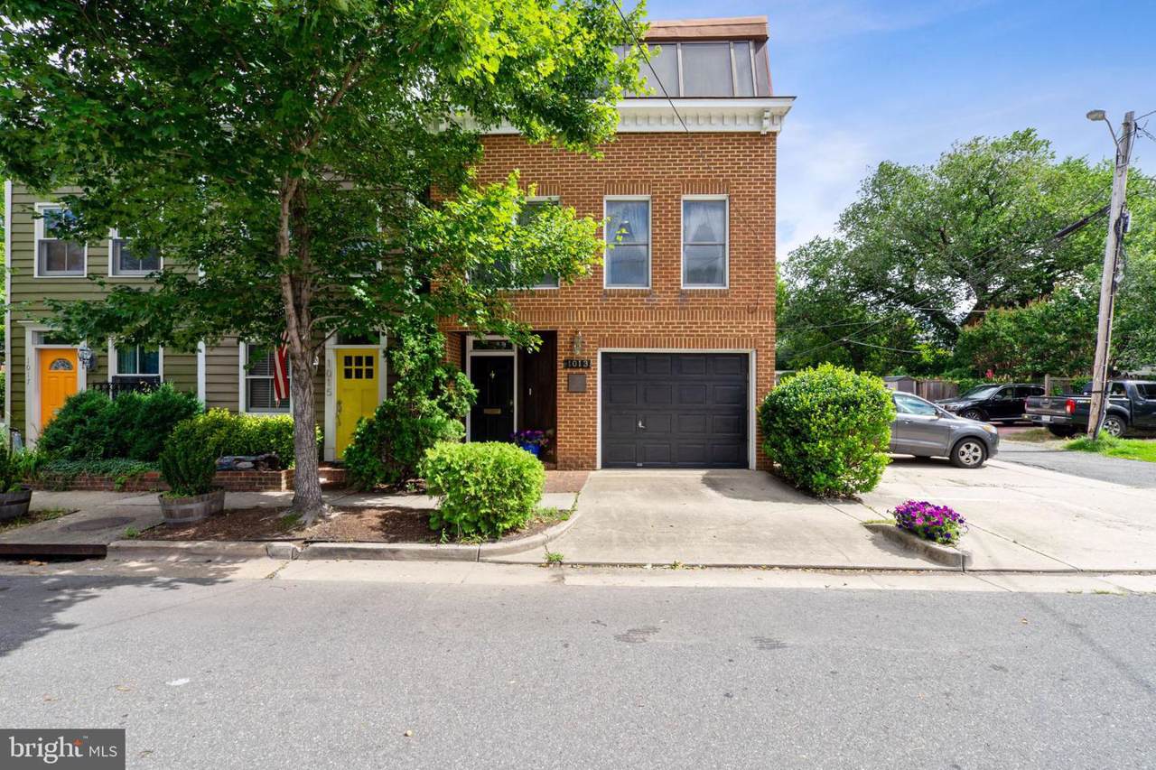 1013 Princess Street - Photo 1