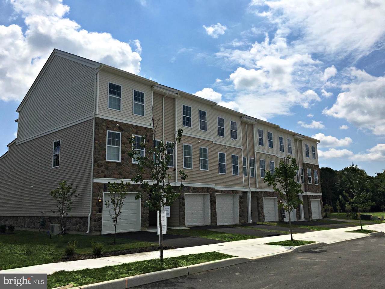 2 Rowand Way East - Photo 1