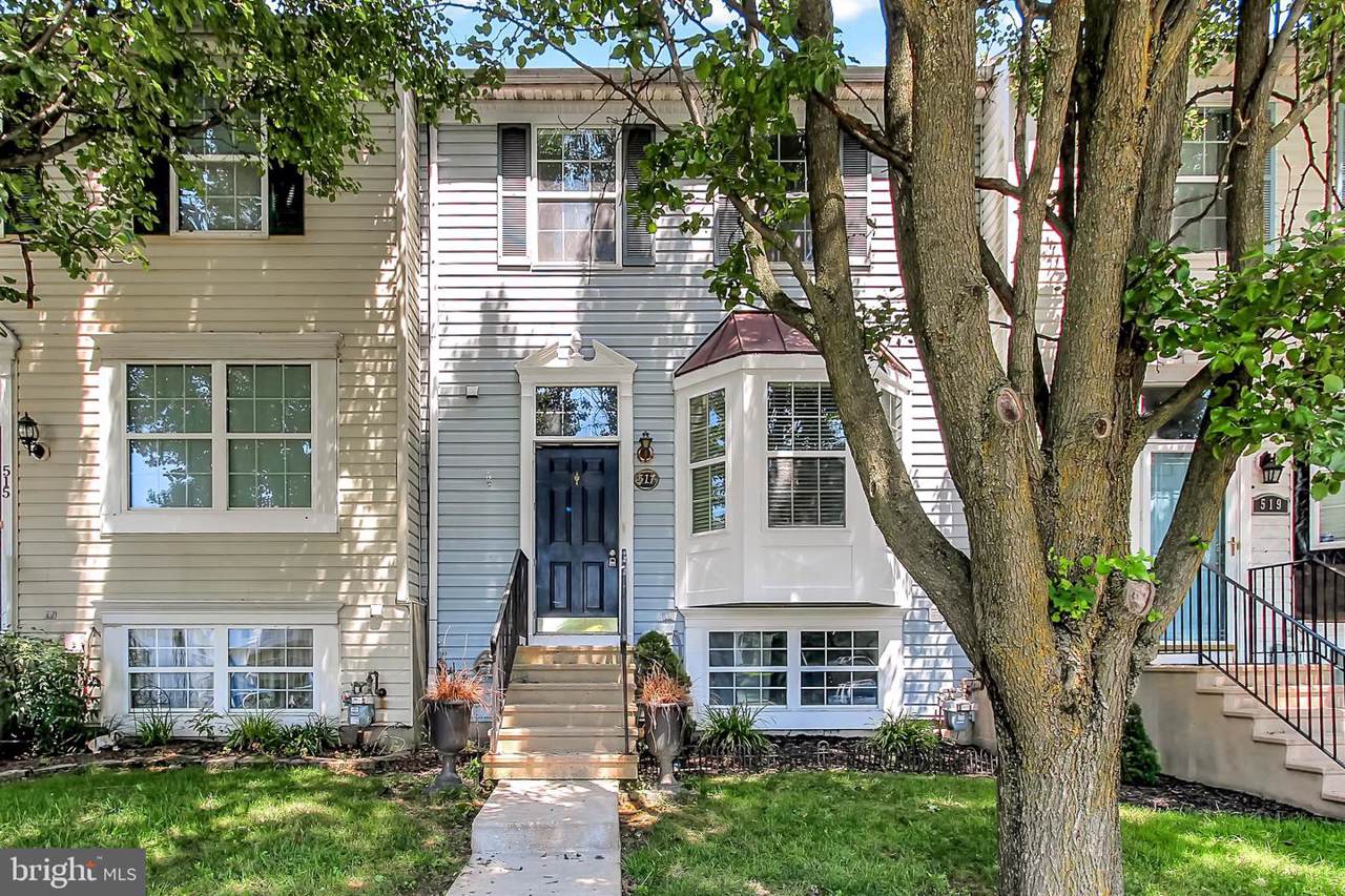 517 Hall Court - Photo 1