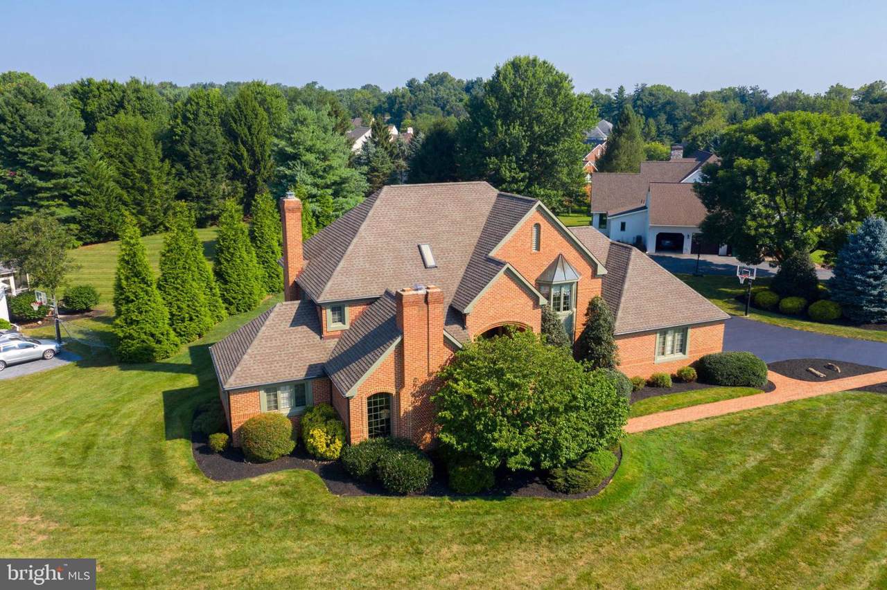 1350 Beaconfield Lane - Photo 1