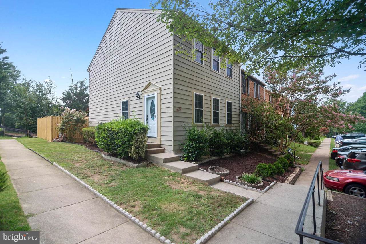 8331 Stationhouse Court - Photo 1