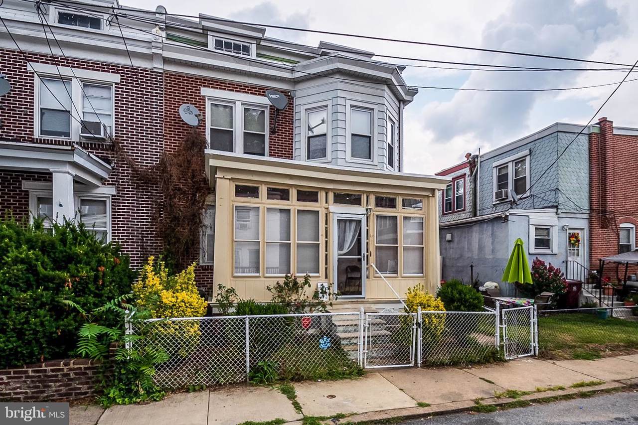 301 25TH Street - Photo 1