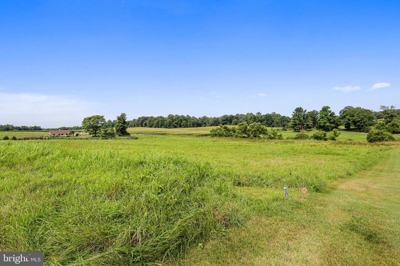 4106 Brookeville Road - Photo 1