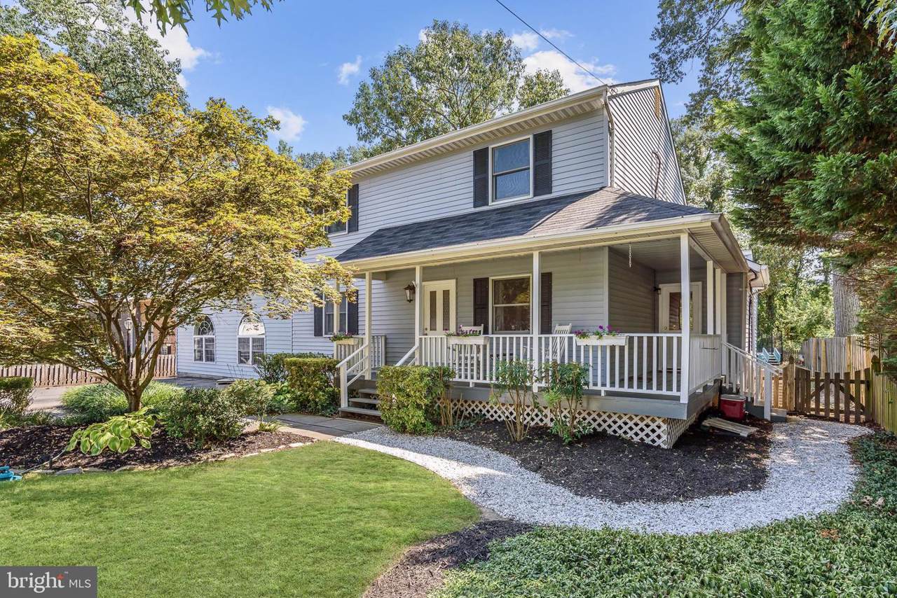 7863 Riverside Drive - Photo 1