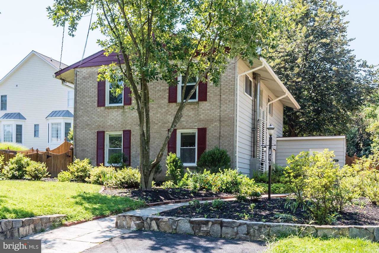 704 Carr Avenue - Photo 1