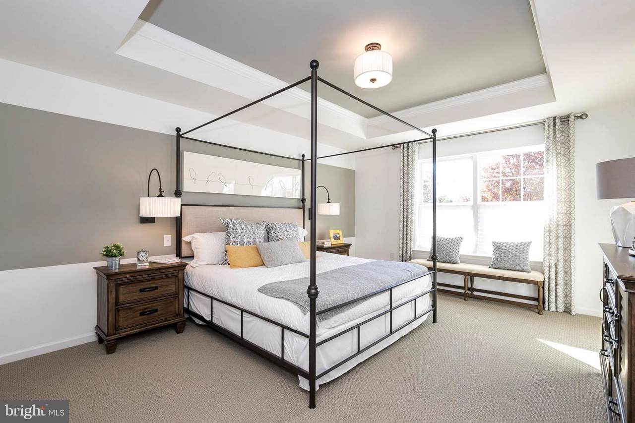 114 Edgewater Court - Photo 1