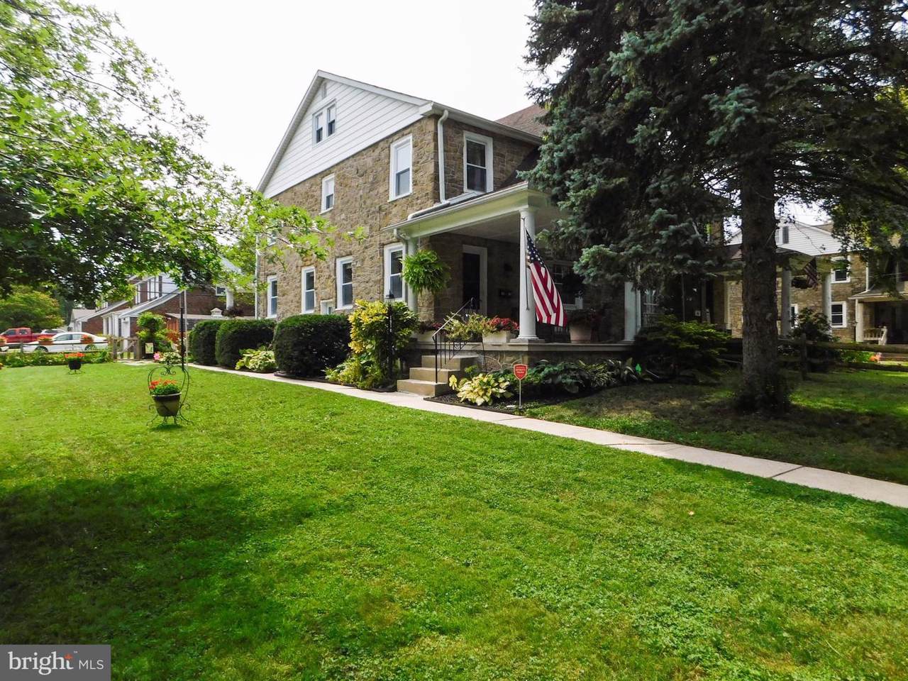 1910 3RD Street - Photo 1