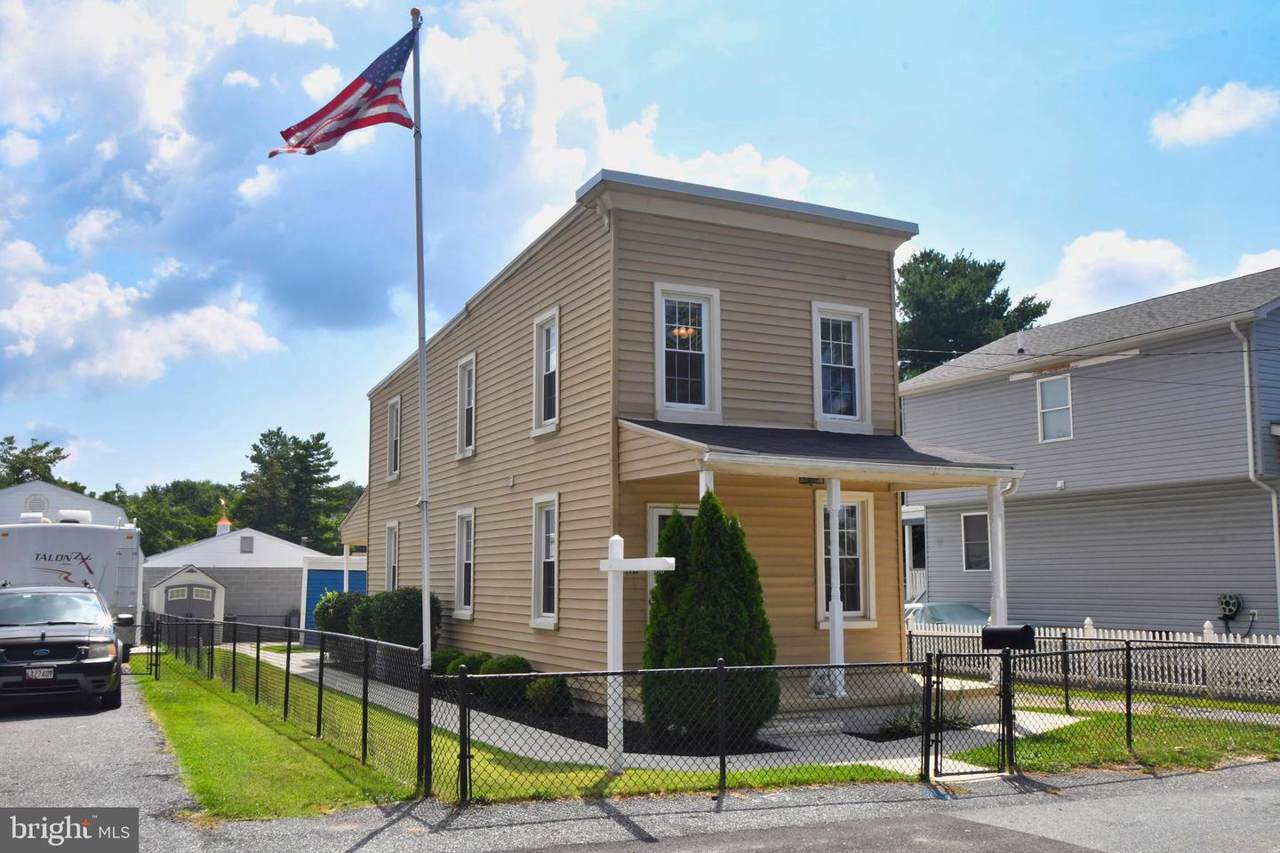 1811 East Avenue - Photo 1