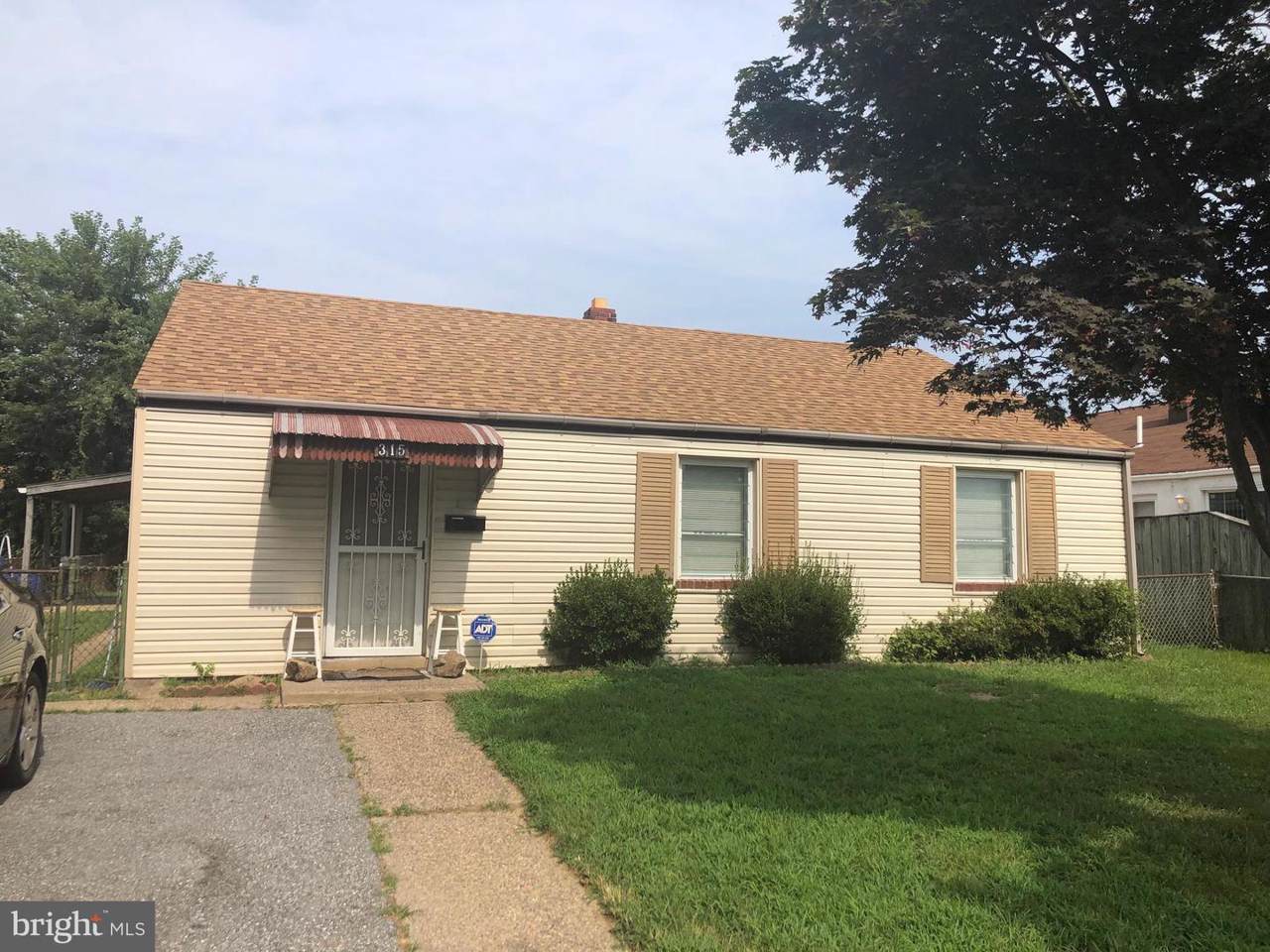 315 Elwood Place - Photo 1