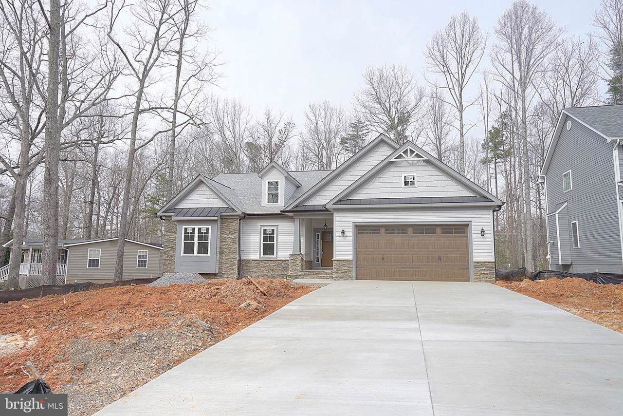 103 Chesterfield Court - Photo 1