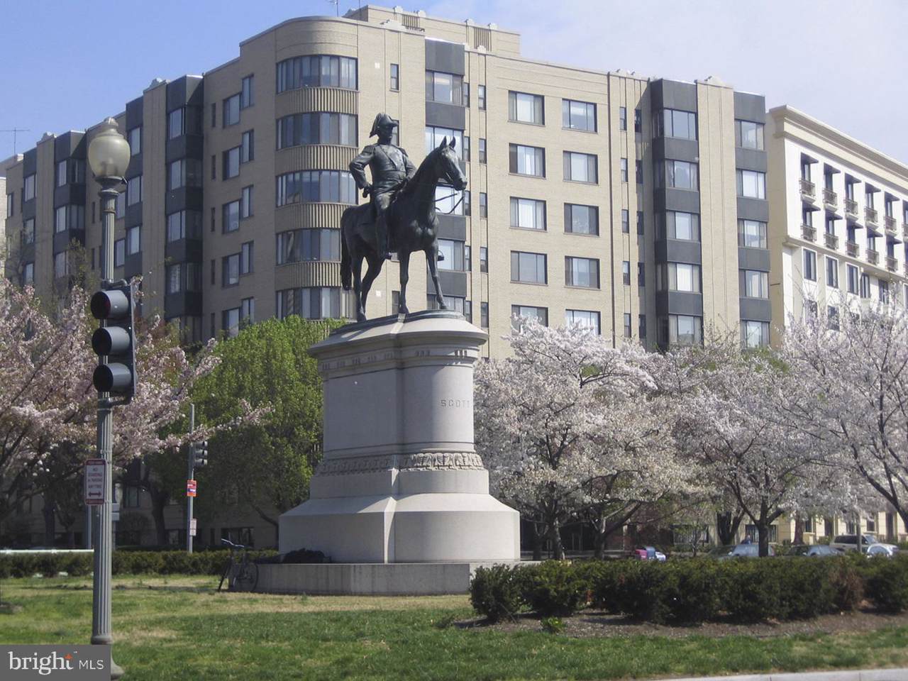 1 Scott Circle - Photo 1