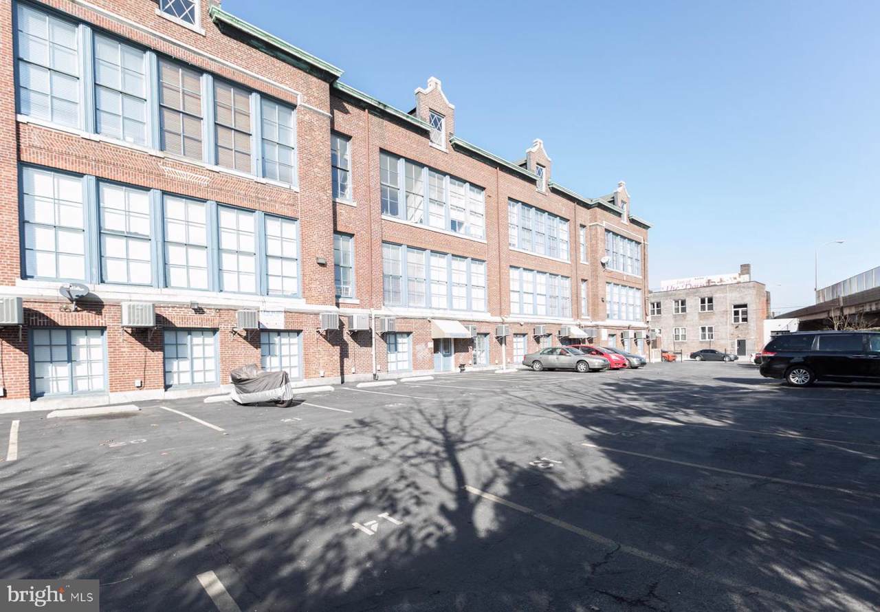 1050 Montgomery Avenue - Photo 1
