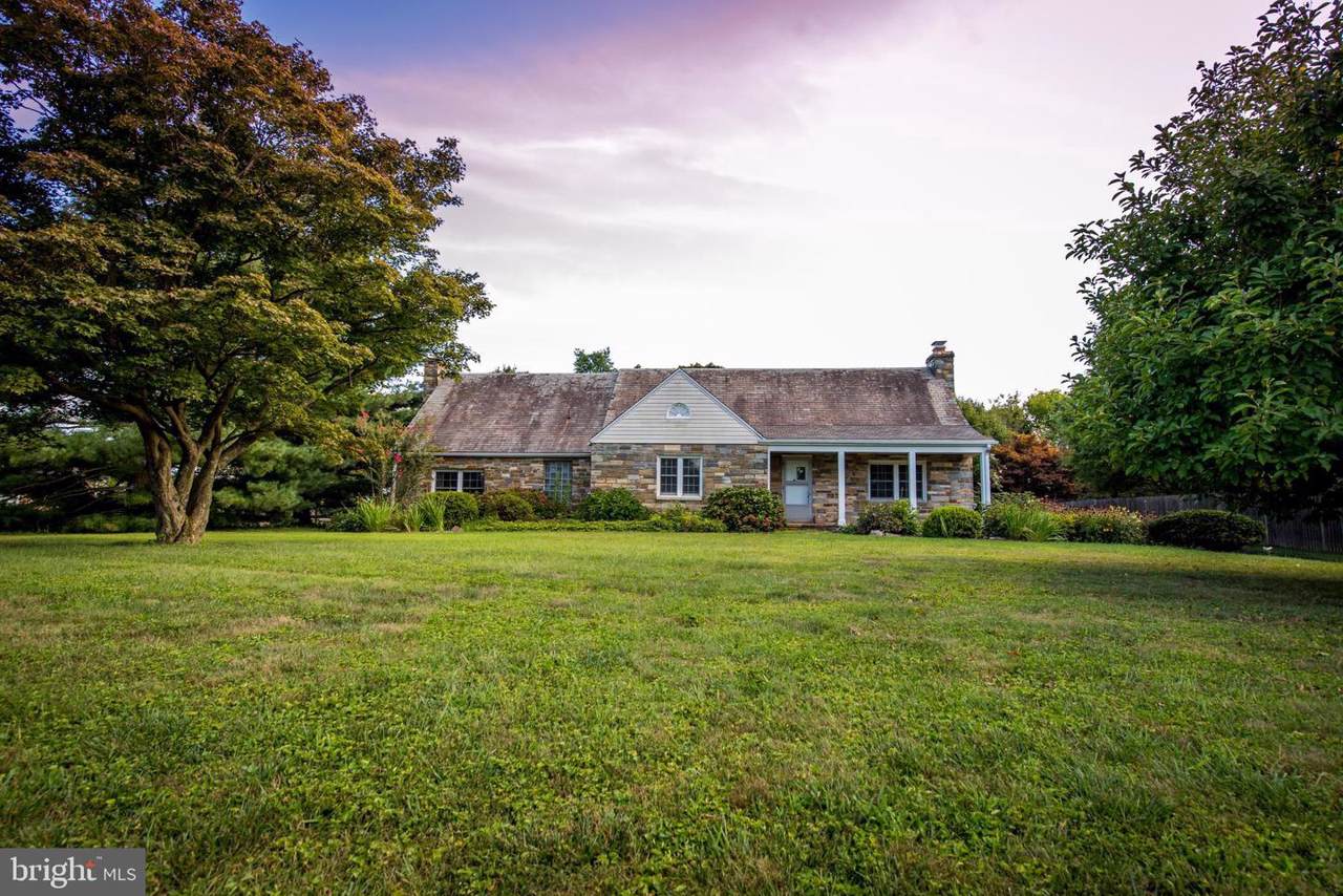 9510 Main Street - Photo 1