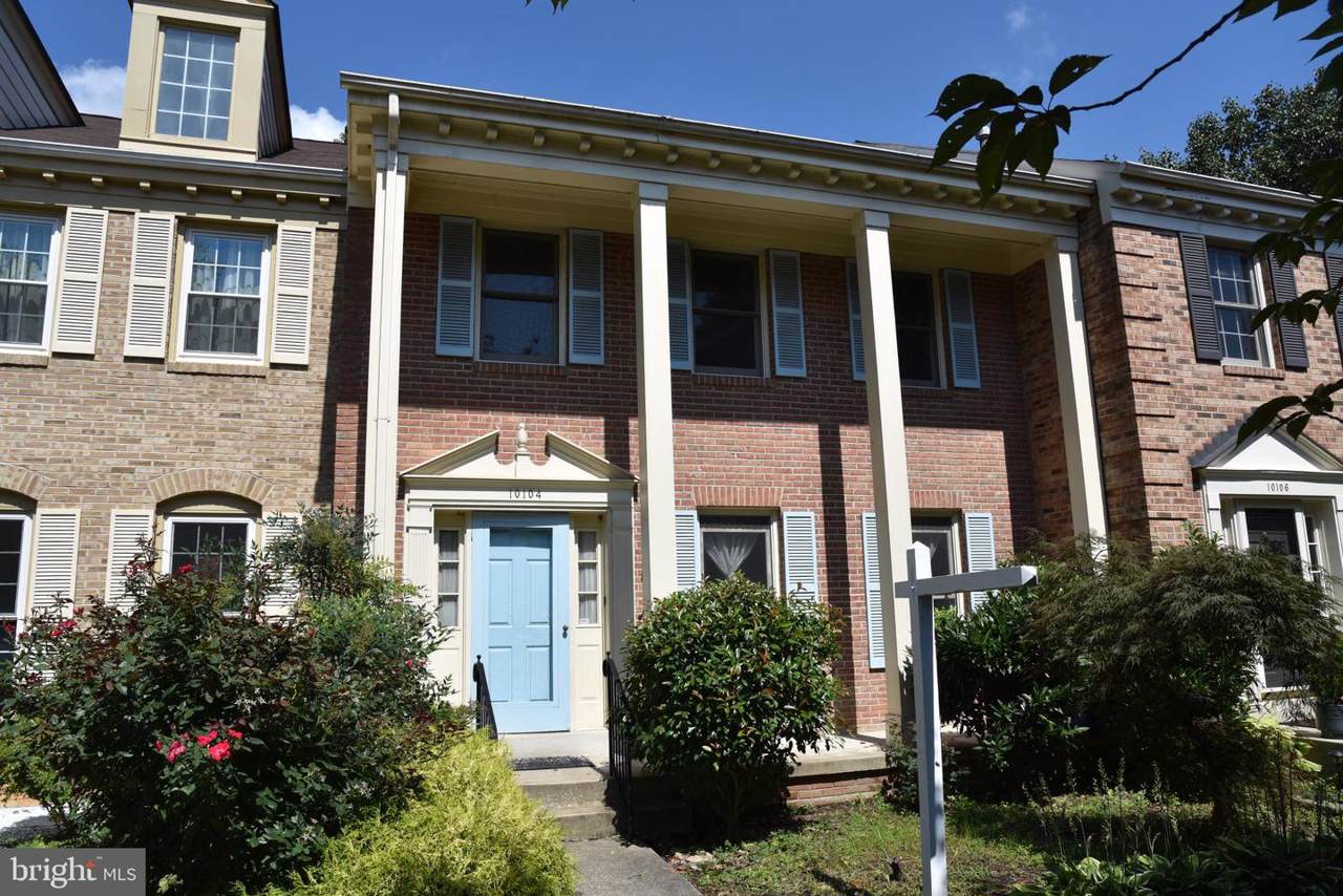 10104 Crestberry Place - Photo 1