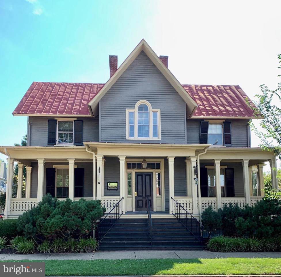 804 Charles Street - Photo 1