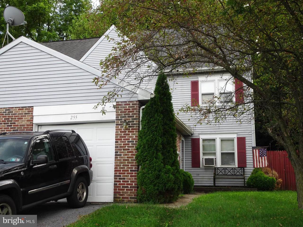 255 4TH Street - Photo 1