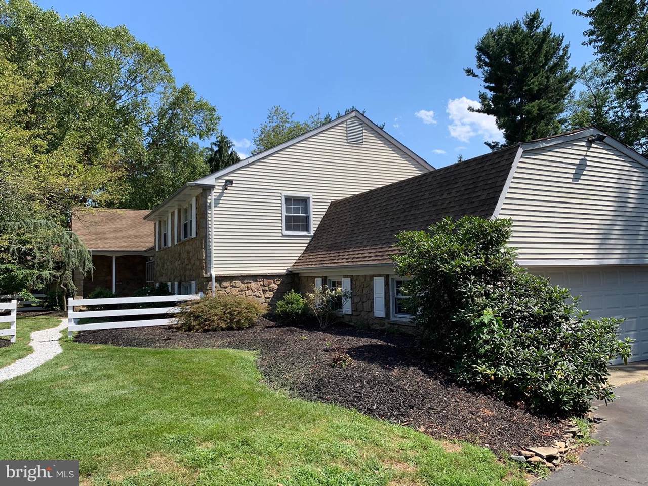 208 Winding Way - Photo 1