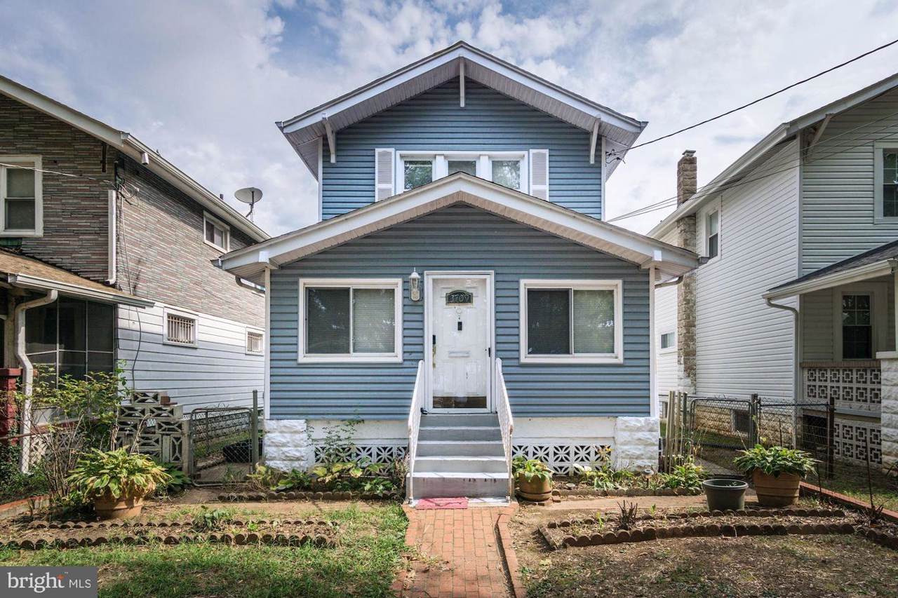 3709 South Dakota Avenue - Photo 1