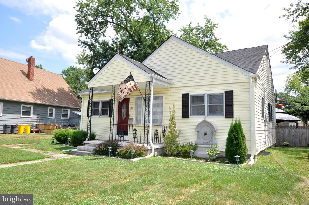 22 Hiawatha Road - Photo 1