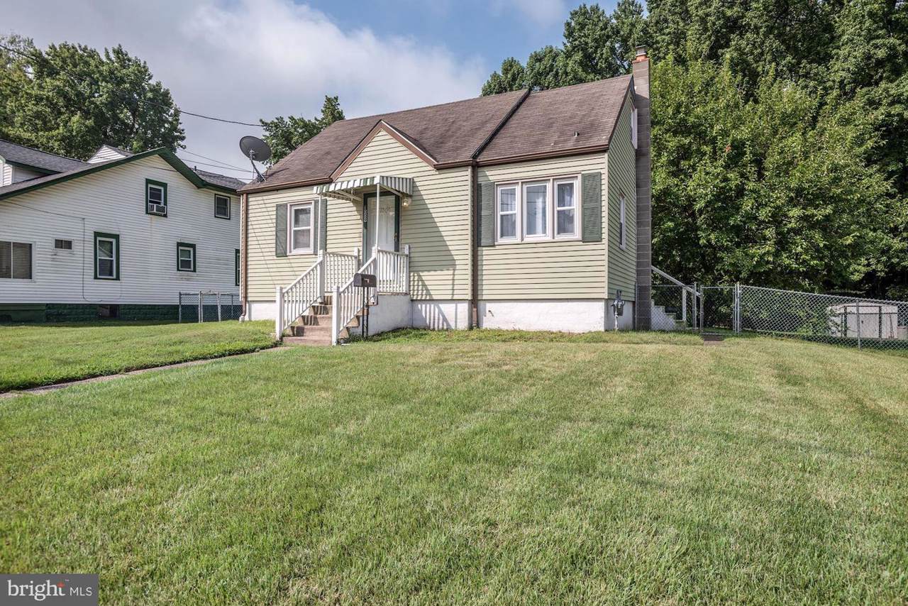 1009 Orchard Avenue - Photo 1