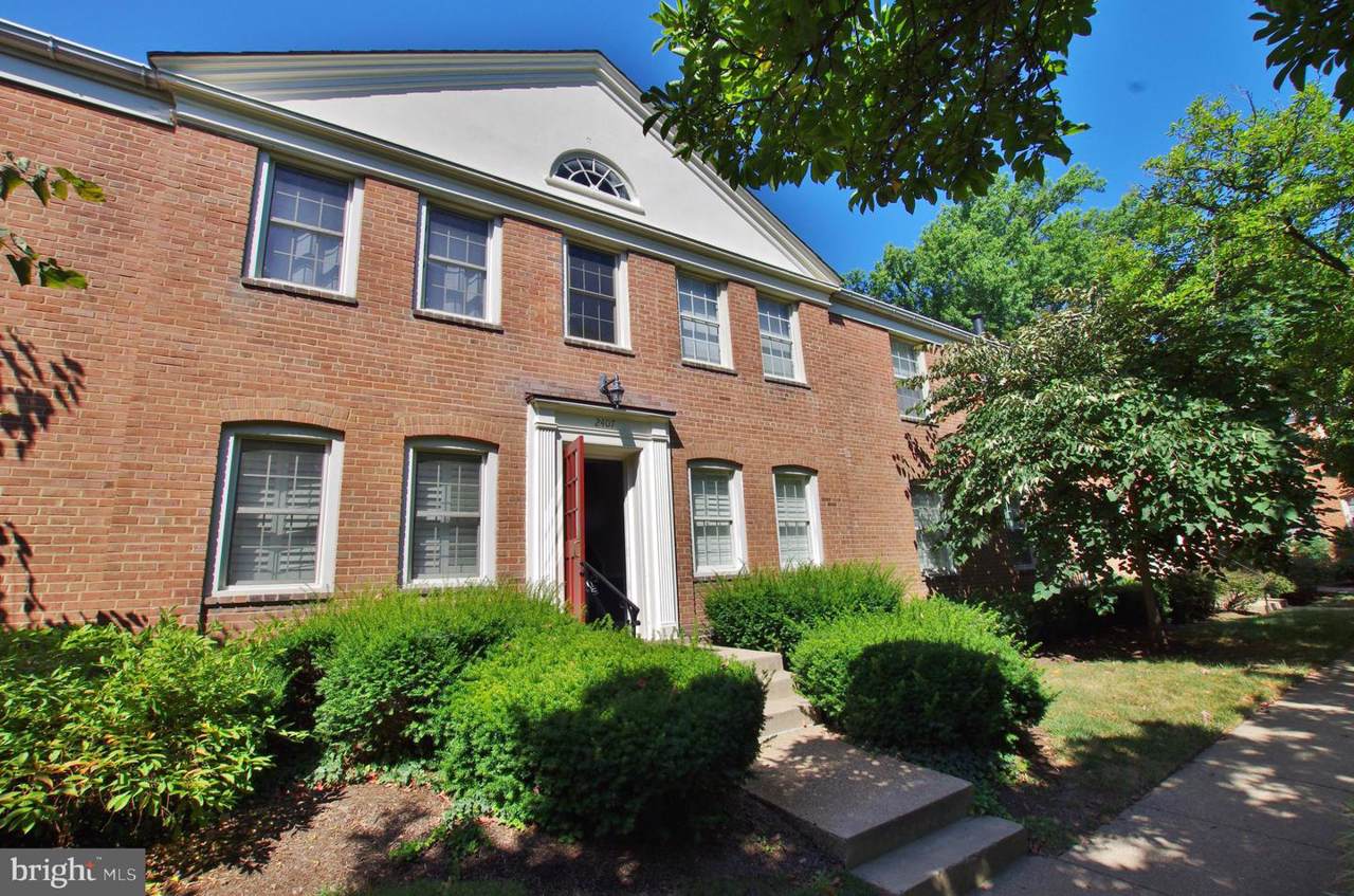 2407 Arlington Boulevard - Photo 1