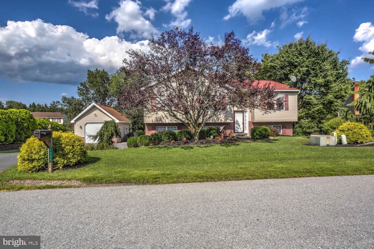 1395 Douglas Drive - Photo 1