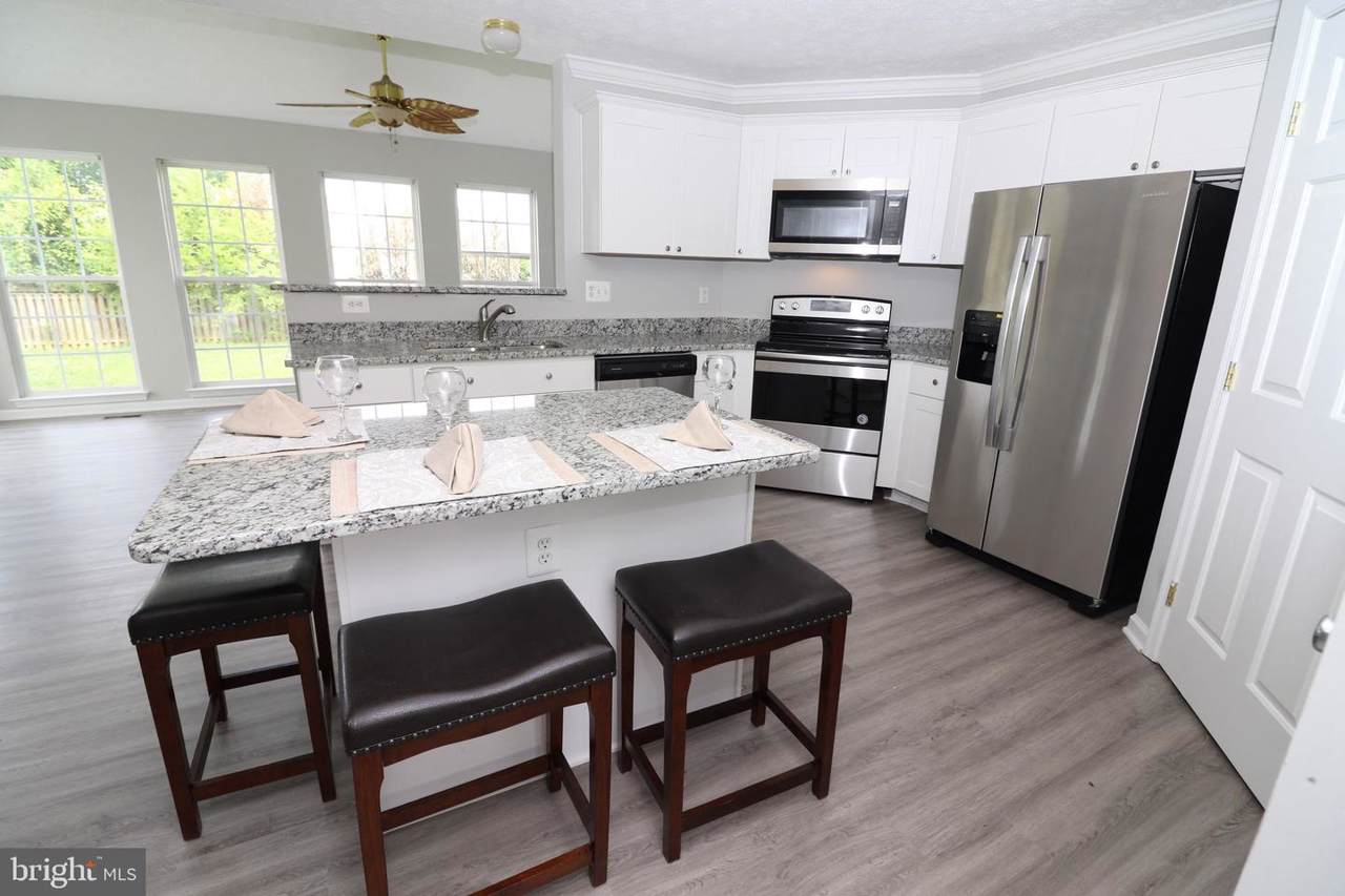 212 Green Street - Photo 1