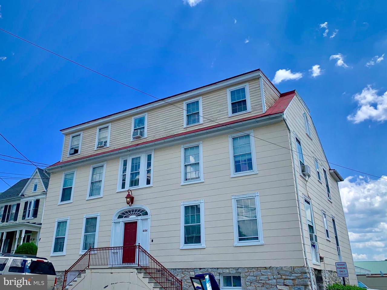 406 Loudoun Street - Photo 1