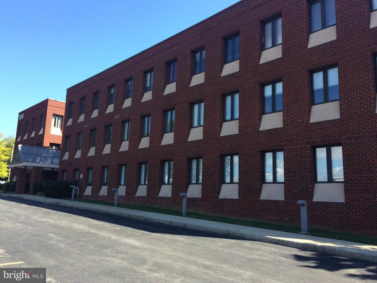300 Foxcroft Avenue - Photo 1