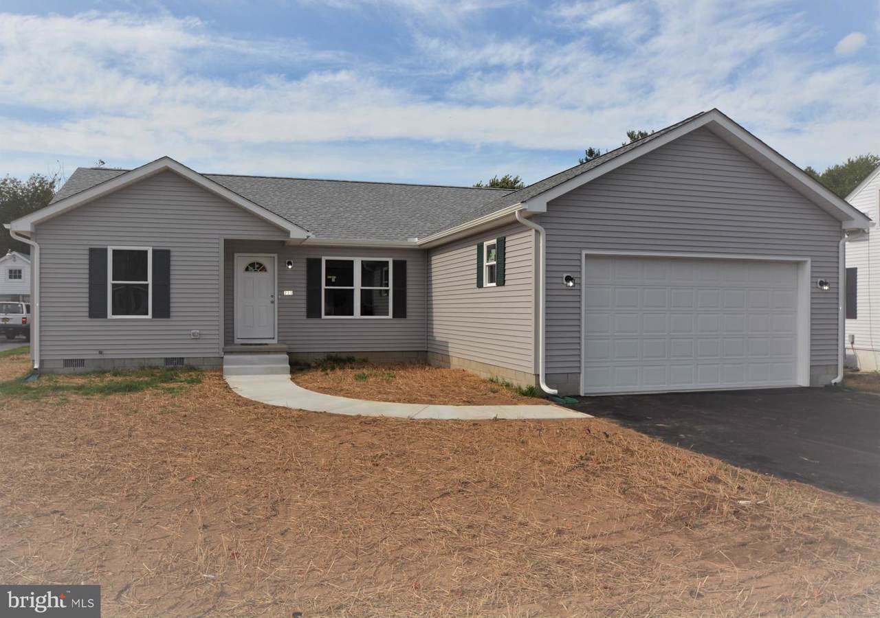 233 Lotus Street - Photo 1